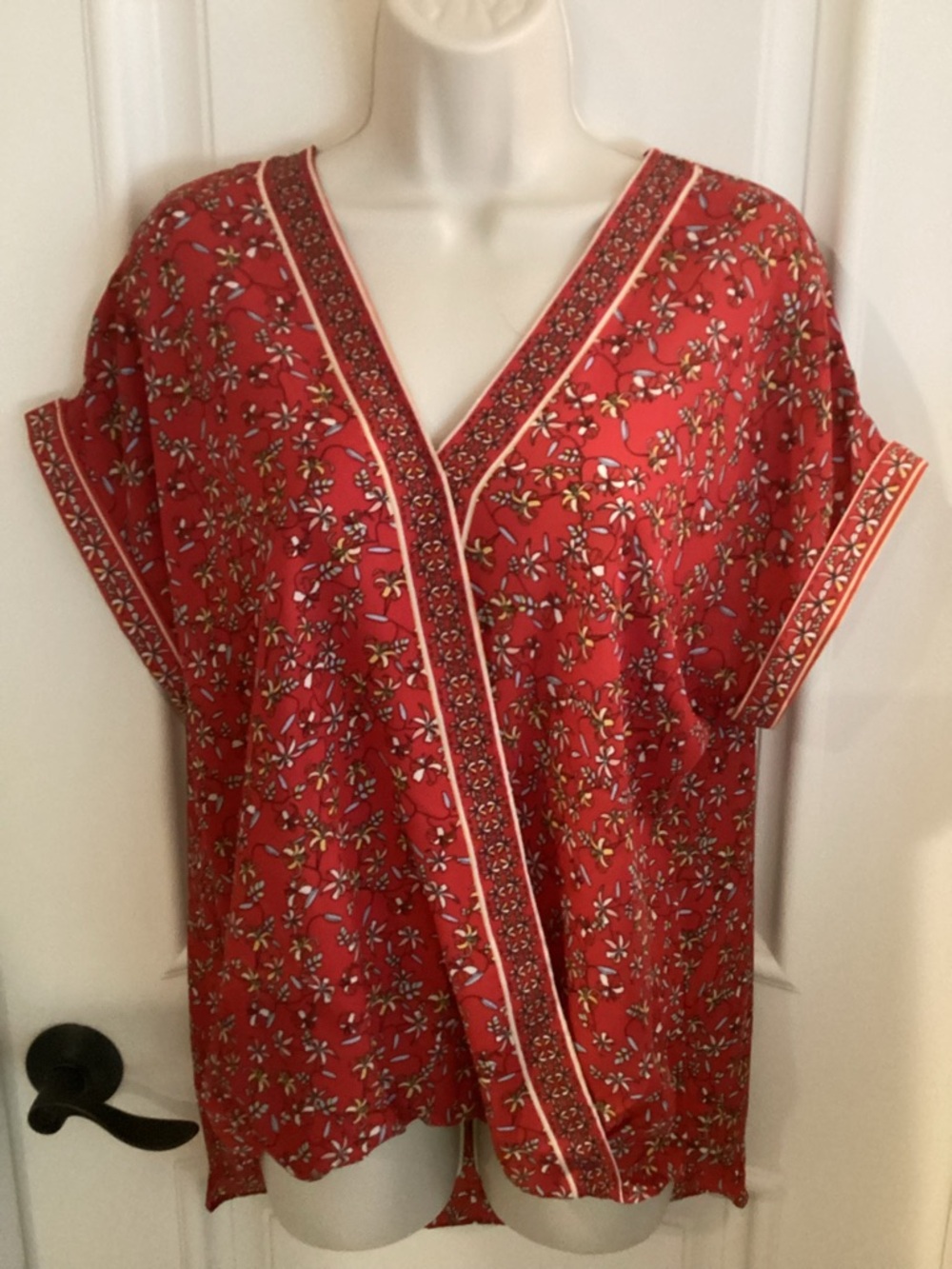 Max Studio Red Floral V-Neck Short Sleeve Blouse